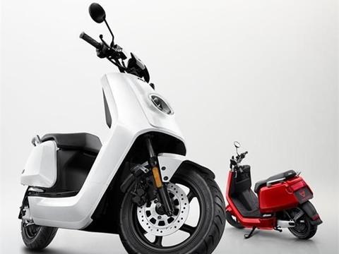 未来一年里 下面三款智能电动车在我们眼前刷屏