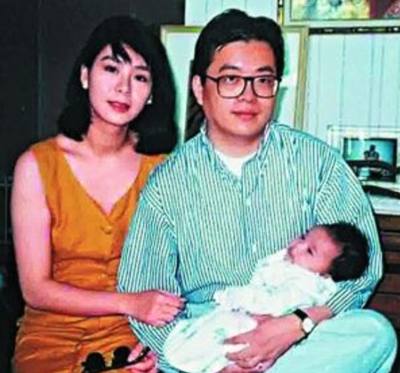 56岁夏文汐近照曝光，曾在80年代红极一时，嫁入豪门后被传离婚