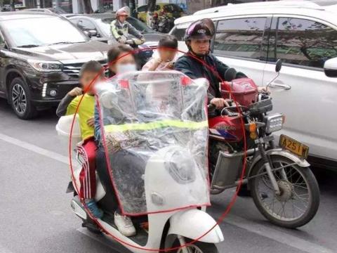 先禁摩托车，后限电动车，老百姓：咋不禁汽车