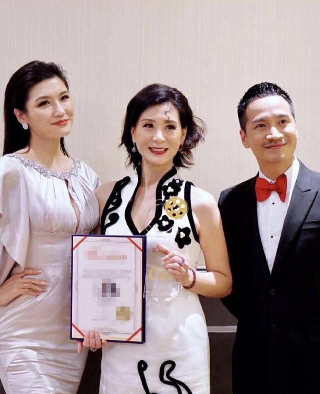 56岁夏文汐近照曝光，曾在80年代红极一时，嫁入豪门后被传离婚