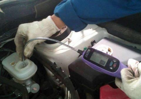 私家车防冻液多久更换一次？修车工：牢记这个时间