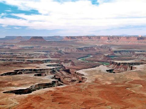  从丹佛高原到迈阿密海岸掘金热火激战背后的战术博弈