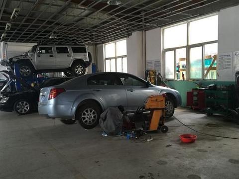 为啥建议去4S店保养？修车厂老板说出内幕，车主：便宜真没好货