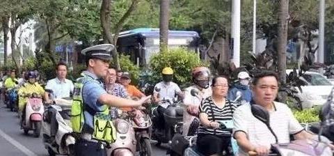 新国标规定：电动自行车必须有脚蹬才能上牌，车主：只是摆设？