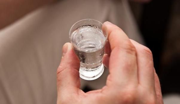 靠谱!适量饮中国白酒确实防疫