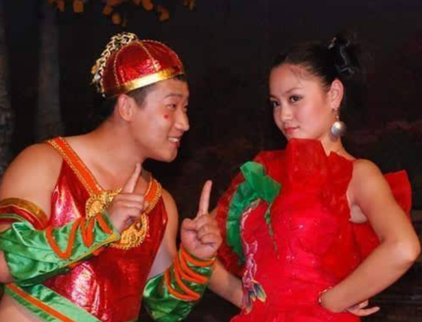 《乡村爱情12》中演网红，前夫是丫蛋未婚夫，33岁获赵本山力捧