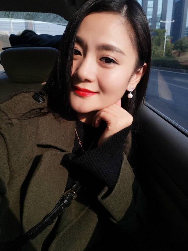 《乡村爱情12》中演网红，前夫是丫蛋未婚夫，33岁获赵本山力捧