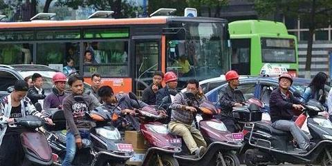 电动自行车会不会被取消？老司机说出心中答案，终于明白了