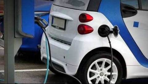 刚买的纯电动车，新车有哪些注意事项？