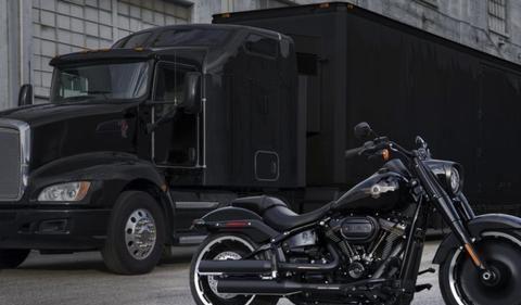 哈雷发布限量版Fatboy30周年车型，不加税的售价都合着25万了！