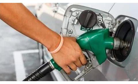 “中石油”与“中石化”有何不同？老司机：多开开你就清楚了