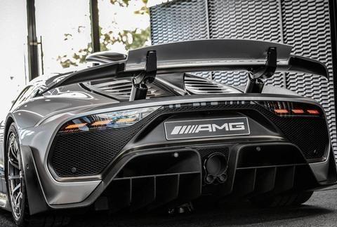 抢先实拍奔驰顶级超跑AMG One展厅展示车，实车已在测试附谍照