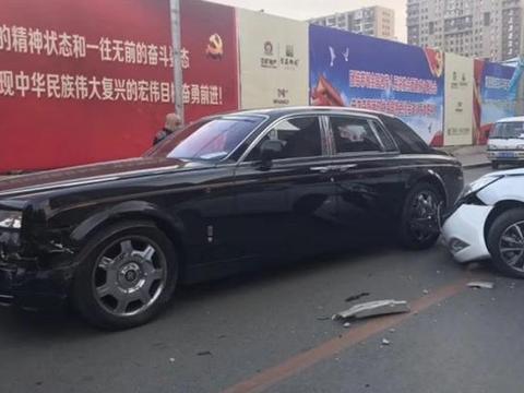 撞了劳斯莱斯保险不够赔怎么办？需要卖房吗？老司机给个建议