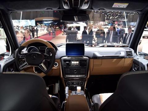 网友偶遇2000万G级“plus”，“11111”车牌亮了！