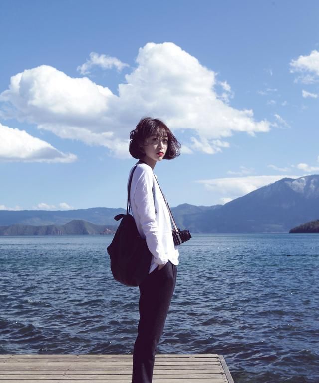 去海边旅行的女生 拍照用这11个姿势 轻松拍出美美的