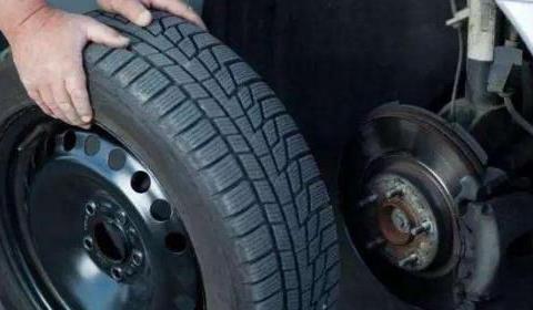 汽车轮毂多少公里更换一次？受到磕碰必须更换吗？看完收获很大