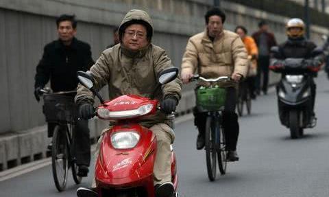 冬季电动车跑不远？修车师傅告诉你，让电动车多跑20公里！