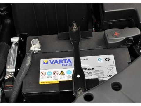 汽车蓄电池的寿命有多长？怎样才能知道电瓶快没电了？