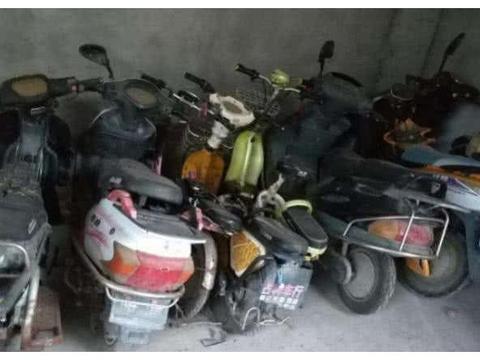 旧电动车别再卖废铁了，车上这个东西，能卖1000块钱