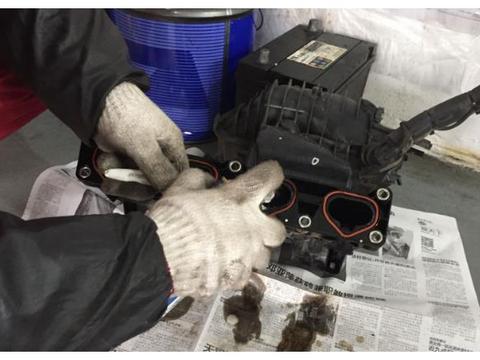 清理发动机积碳只能拉高速？听听修车师傅是怎么说的