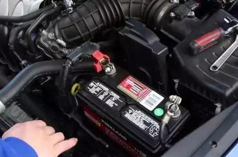 汽车电瓶3年一换是“扯淡”？老司机：3年就是浪费，这么换才对