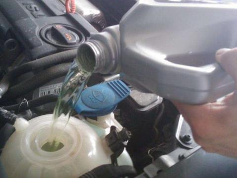 3万公里必须更换一次防冻液？老司机：不听劝告，等着大修车吧