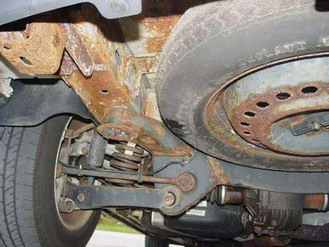 新车给发动机装护板，到底是利还是弊？现在了解还不晚