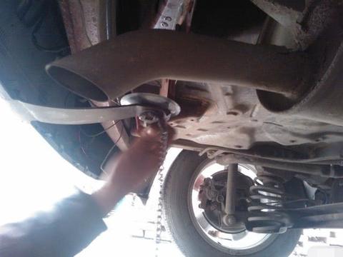 车子后处拴条铁链子，只是好看？修车师傅：5年驾龄老司机才知道