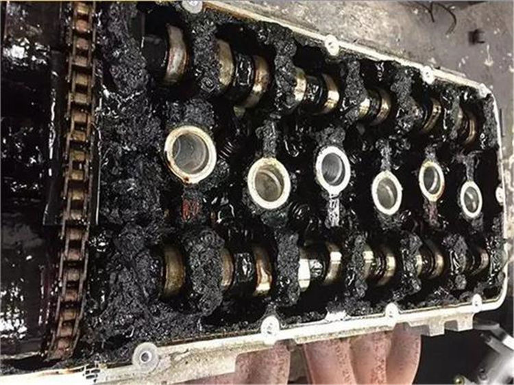 “拉高速”能清理积碳？老司机：无稽之谈，这些方法才管用！