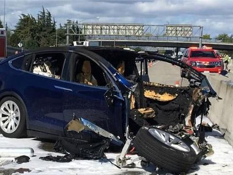 车祸让特斯拉“现出原形”，核心技术就是5号电池？网友：太坑了