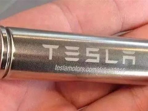 车祸让特斯拉“现出原形”，核心技术是5号电池？网友：太坑了