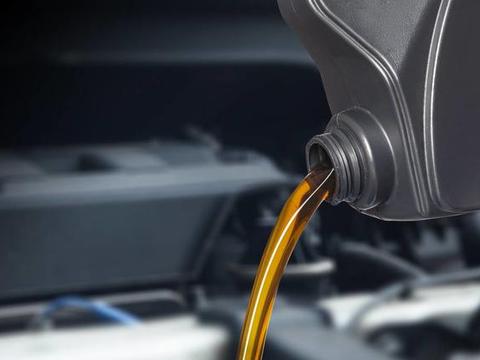 爱车保养机油怎么选？越贵越好！