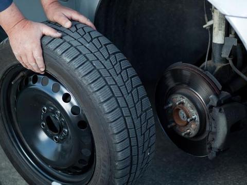 开了十万公里后，车况再好，这5个地方记得更换和维护