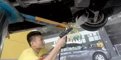 汽车底盘能洗吗？用水枪冲会不会影响到电路问题？看完就明白了