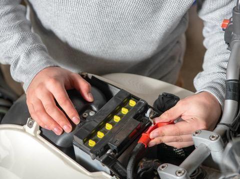 爱车电池寿命短？检查自己是否有这3个用车习惯！