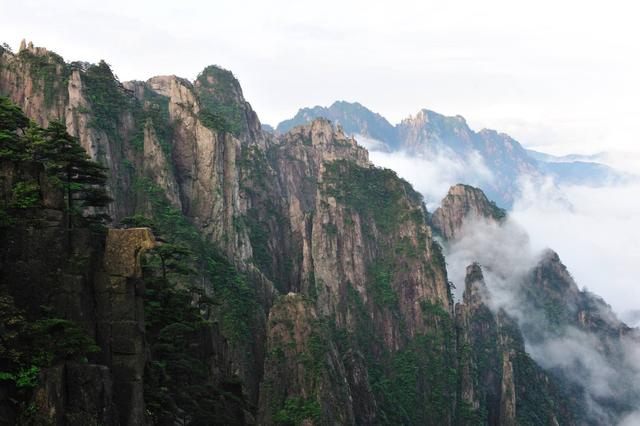 2020贵州gpd排名_2020年前三季度全国各省市GDP排行榜:湖北被福建反超贵州