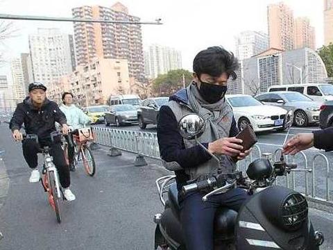 交警提醒：电动车上牌必须配3C认证，否则看到一辆罚一辆