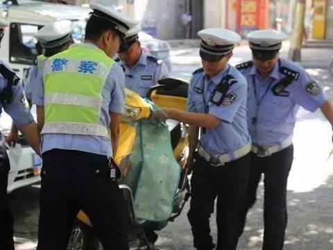 禁摩托车限制电动车，老百姓出行成问题，专家一句话惹怒众人