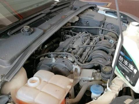 原车防冻液寿命是多少？维修工：这个时间是极限，别等爆缸再后悔