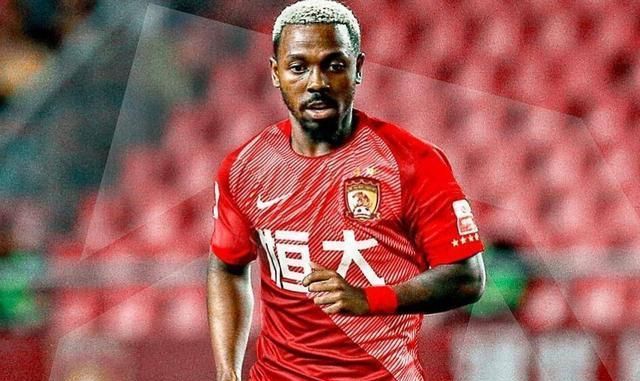 平地一声雷!罗伯特萧完成归化