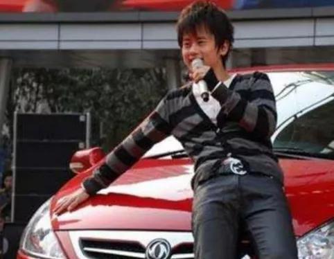 开国产东风出道的张杰,用16年青春去奋斗,如今座驾竟然这么豪华