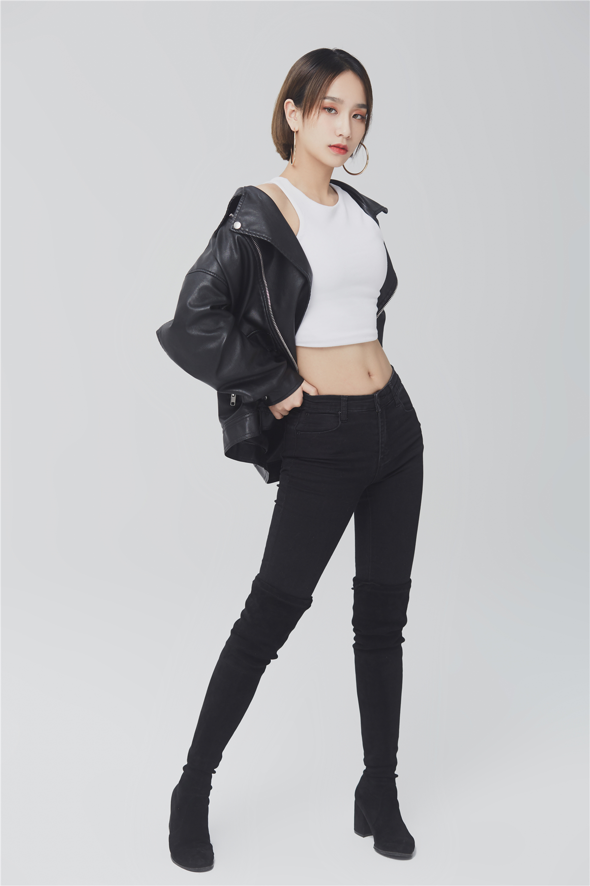 何美延亮相《青春有你2》“奶盖女孩”自有别样风采