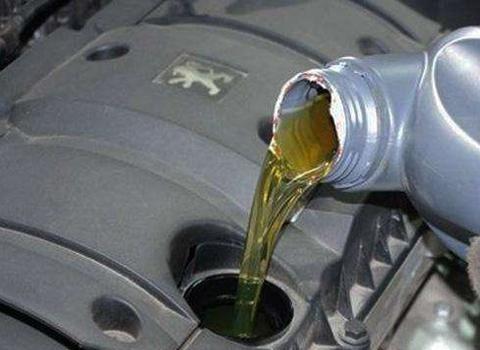 千万不要以为汽车保养更换机油三滤就够了，这些项目同样很重要