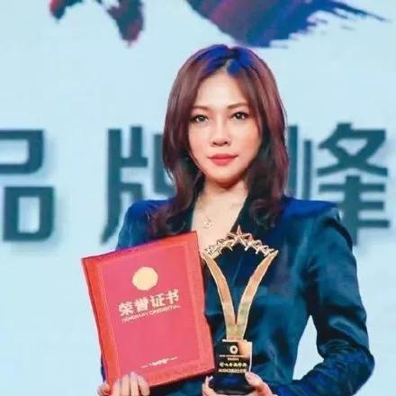 小S老公又出幺蛾子，网友只关心她为什么还不离婚？