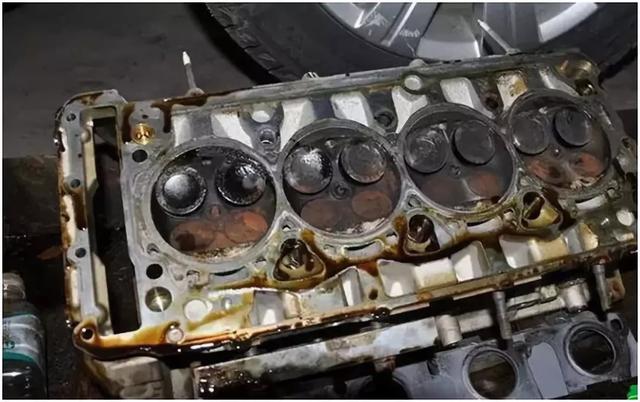 清理发动机积碳只能拉高速？听听修车师傅是怎么说的