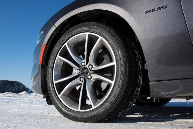 车胎最多能用多久？修车师傅：超过这个时间，米其林也得爆