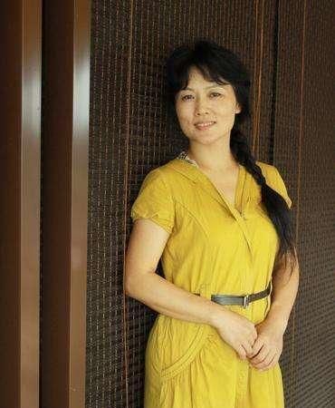 胡秋萍的草书侠骨柔肠,书如其人,收藏价值正暗中蓄力