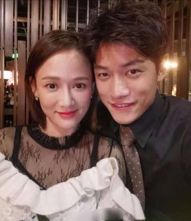 陈乔恩小九岁男朋友艾伦送玫瑰花有多少人以为是开心麻花艾伦