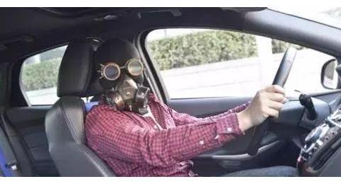 空调滤芯能阻隔尘粉 为何大家都在车上戴口罩？