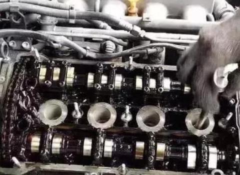 为了减少积碳，发动机保持多少转速，才有效果呢？